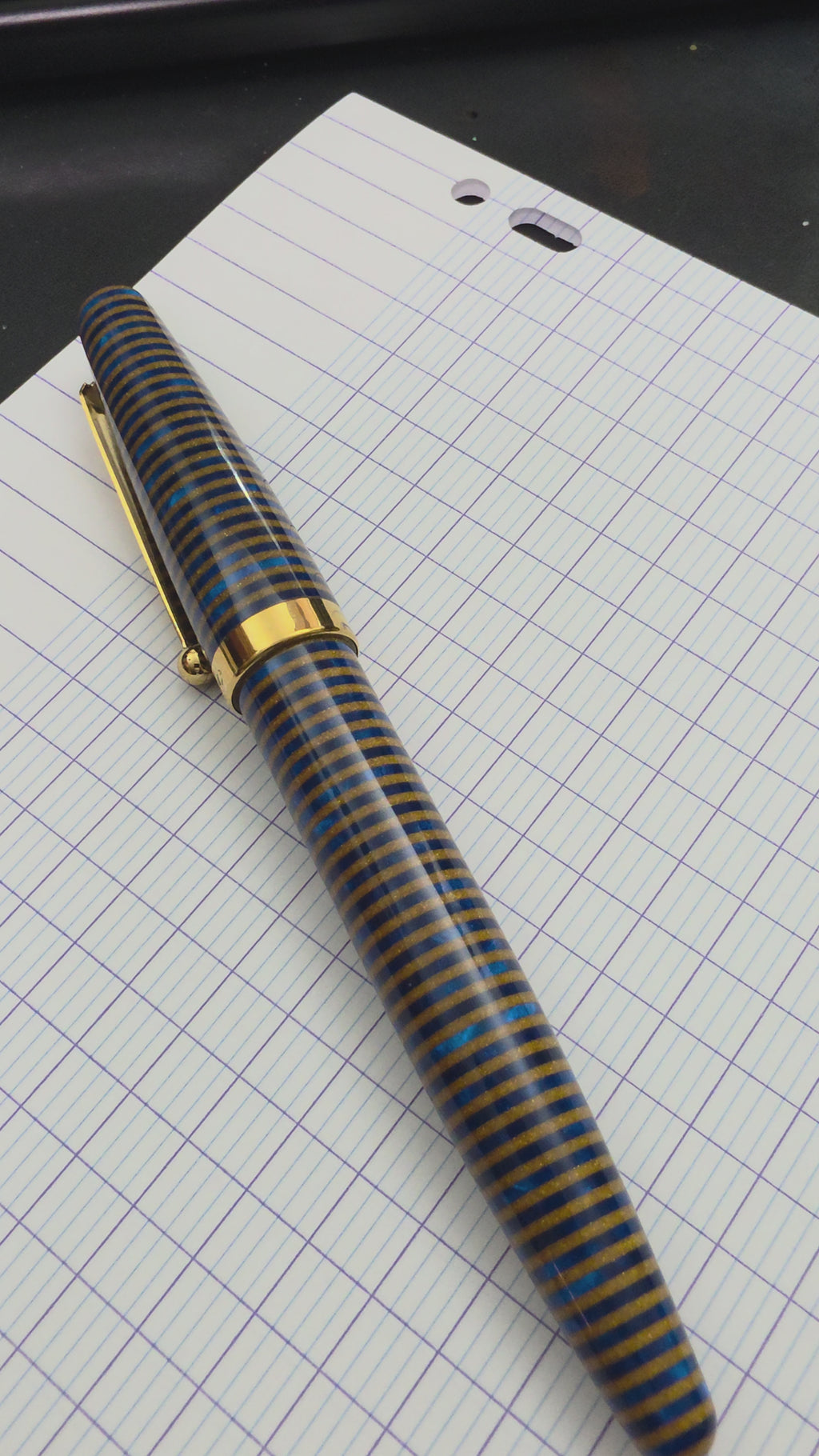Top Predator Flex Fountain pen