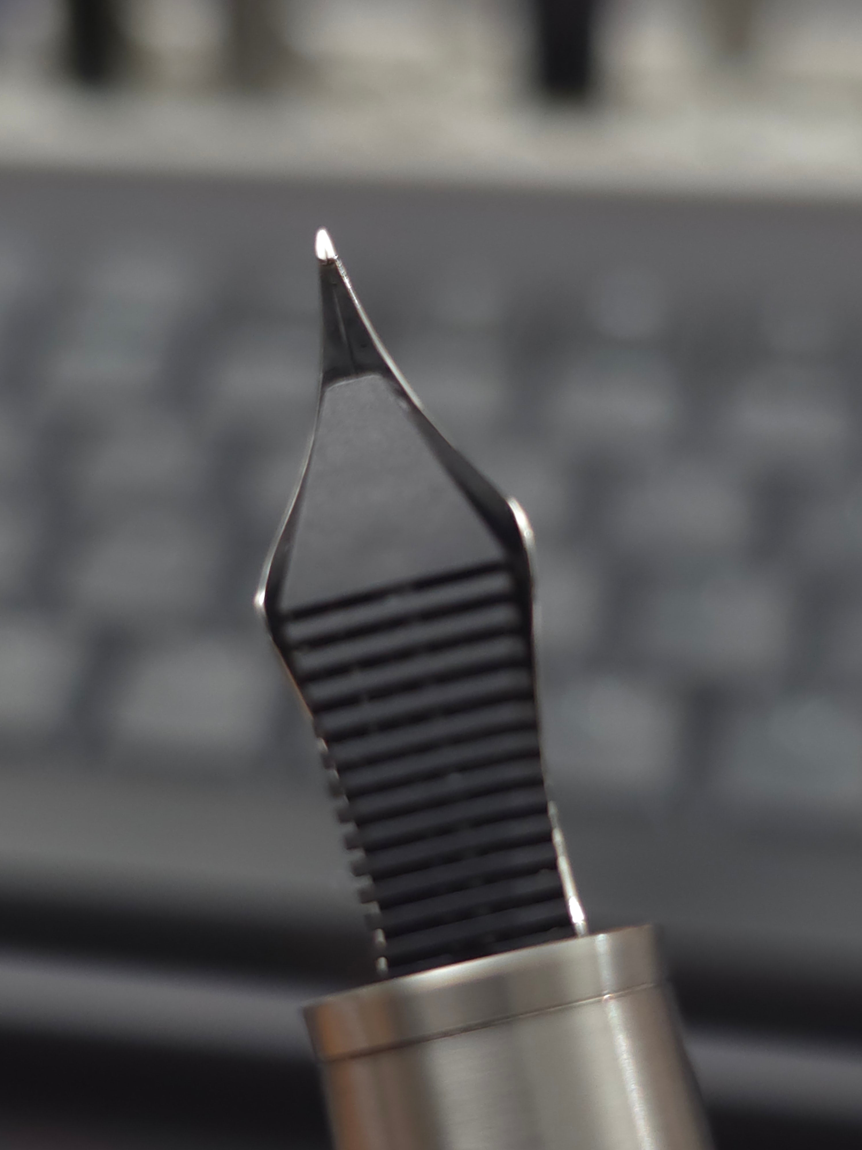 Needlepoint Ground Fountain Pen Nib Unit