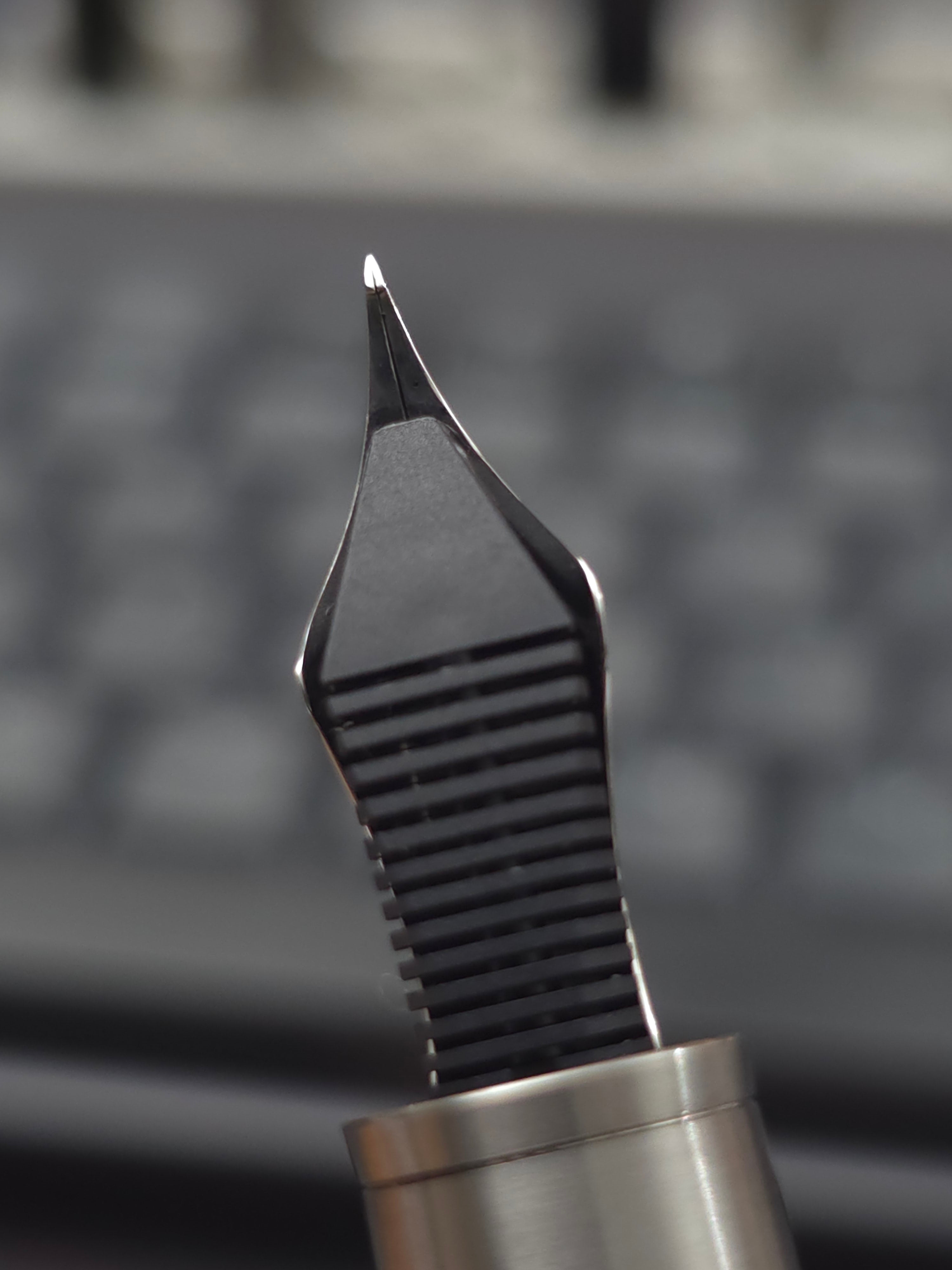 Needlepoint Ground Fountain Pen Nib Unit